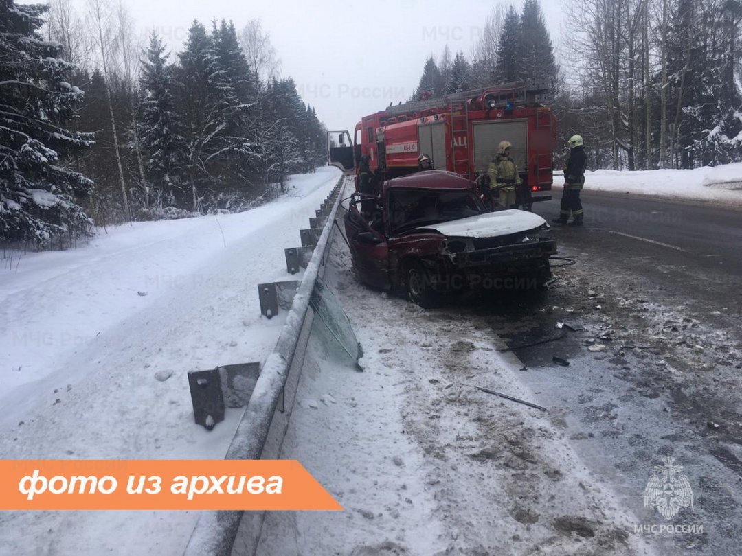 Спасатели Ленинградской области приняли участие в ликвидации последствий ДТП в Гатчинском районе