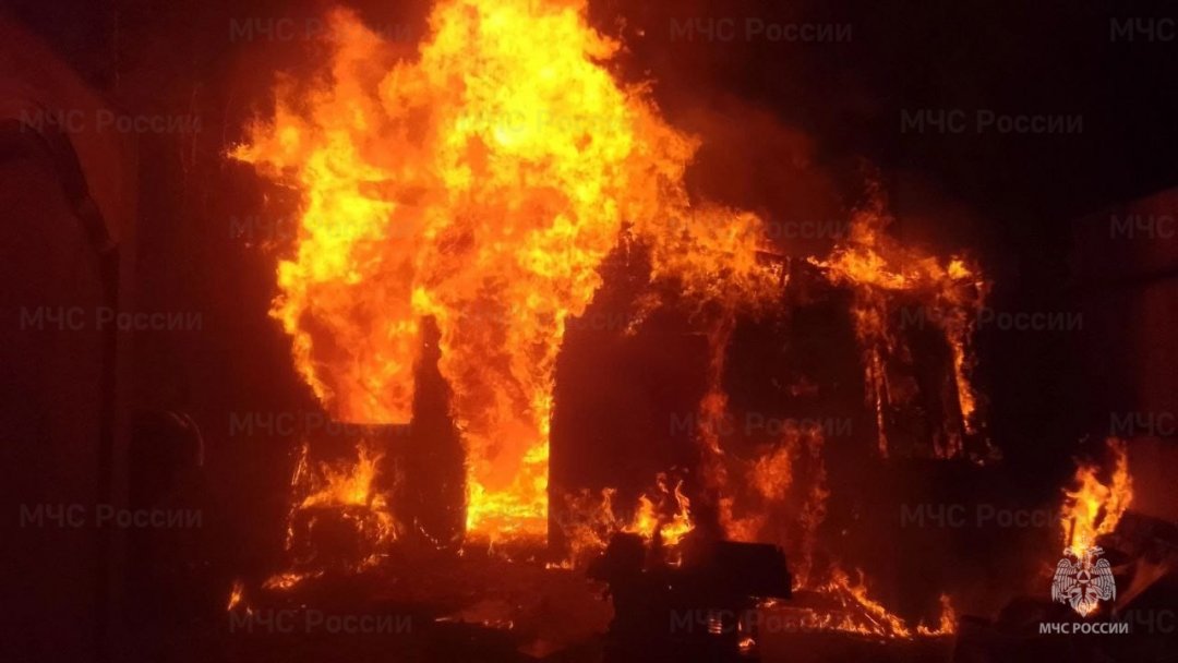 Пожарно-спасательные подразделения Ленинградской области ликвидировали пожар в г. Гатчина